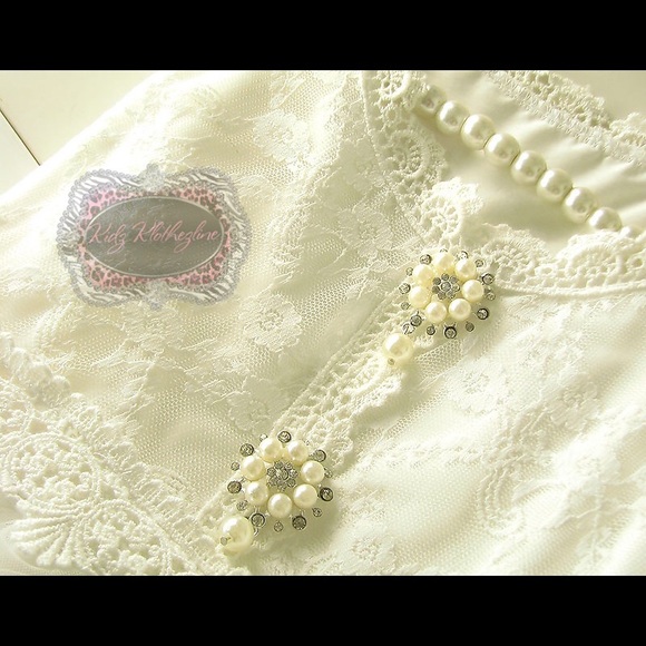 GIRLS WHITE LACE TULLE DRESS WITH PEARLS - Picture 5 of 5